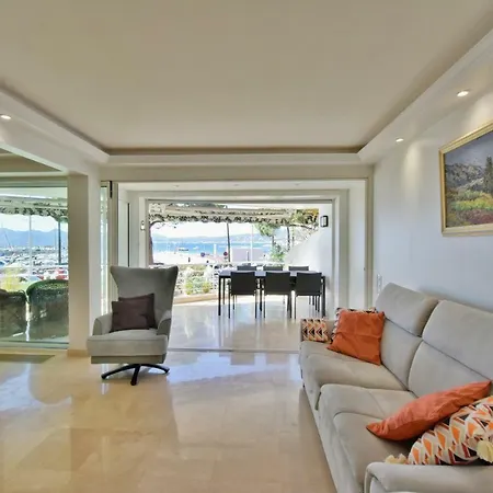 Apartment Kikiloue Face A La Mer Croisette 3 Pieces Au Pied Des Plages *