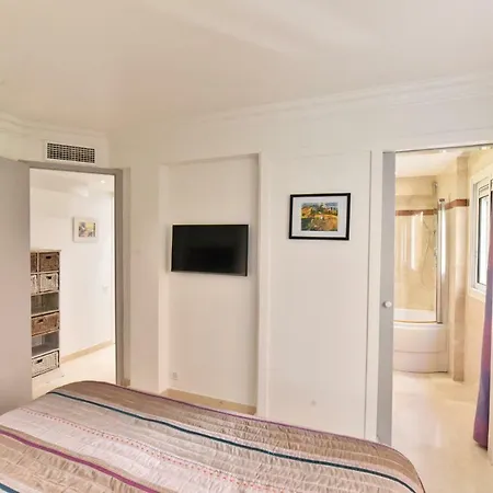 Kikiloue Face A La Mer Croisette 3 Pieces Au Pied Des Plages Apartment