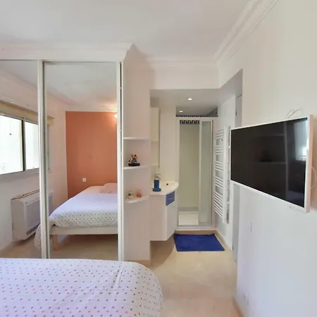 Apartment Kikiloue Face A La Mer Croisette 3 Pieces Au Pied Des Plages