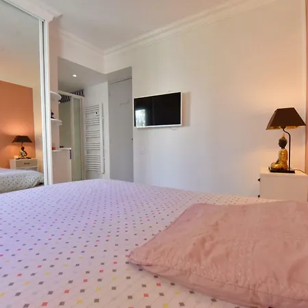 Apartment Kikiloue Face A La Mer Croisette 3 Pieces Au Pied Des Plages *