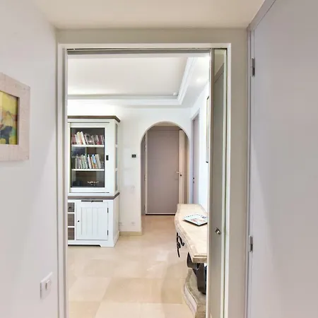 Apartment Kikiloue Face A La Mer Croisette 3 Pieces Au Pied Des Plages Cannes